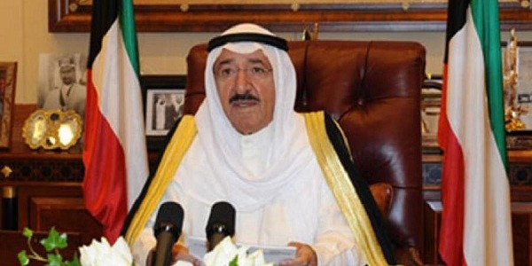 سمو الأمير يعزي رئيس الإمارات باستشهاد أحد العسكريين في عاصفة الحزم